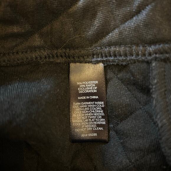 Express Womens Quilted Micro Mini Skirt Size 8 Black Side Zip 2000s Going Out - Picture 3 of 6